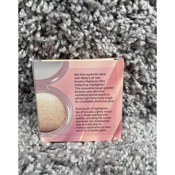 Mally Beauty Positive Radiance Skin Perfecting Highlighter Sparkling Champagne 9 - Picture 6 of 8